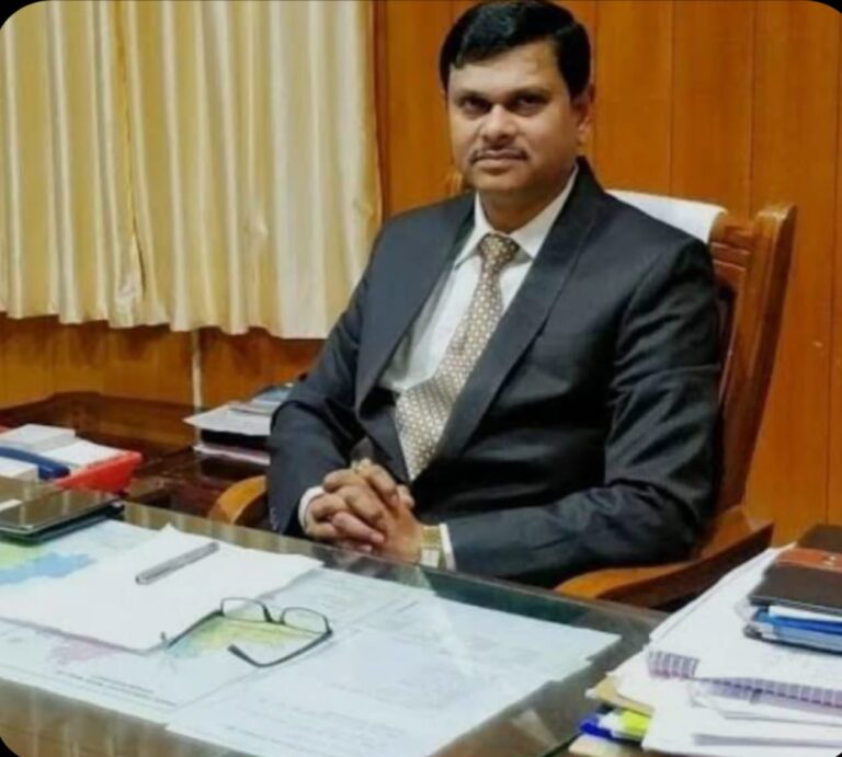 عوام کے محبوب آئی اے ایس افسر مہانتیش بلّیگی سڑک حادثے میں جاں بحق